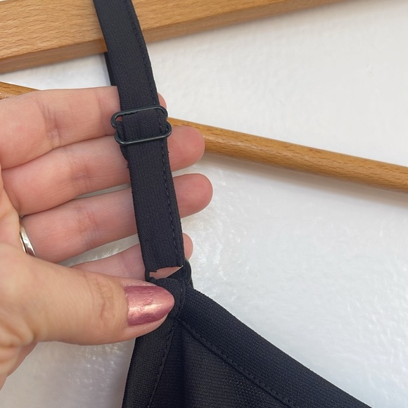 Women’s black tank top with adjustable shoulder straps size small - Picture 7 of 14